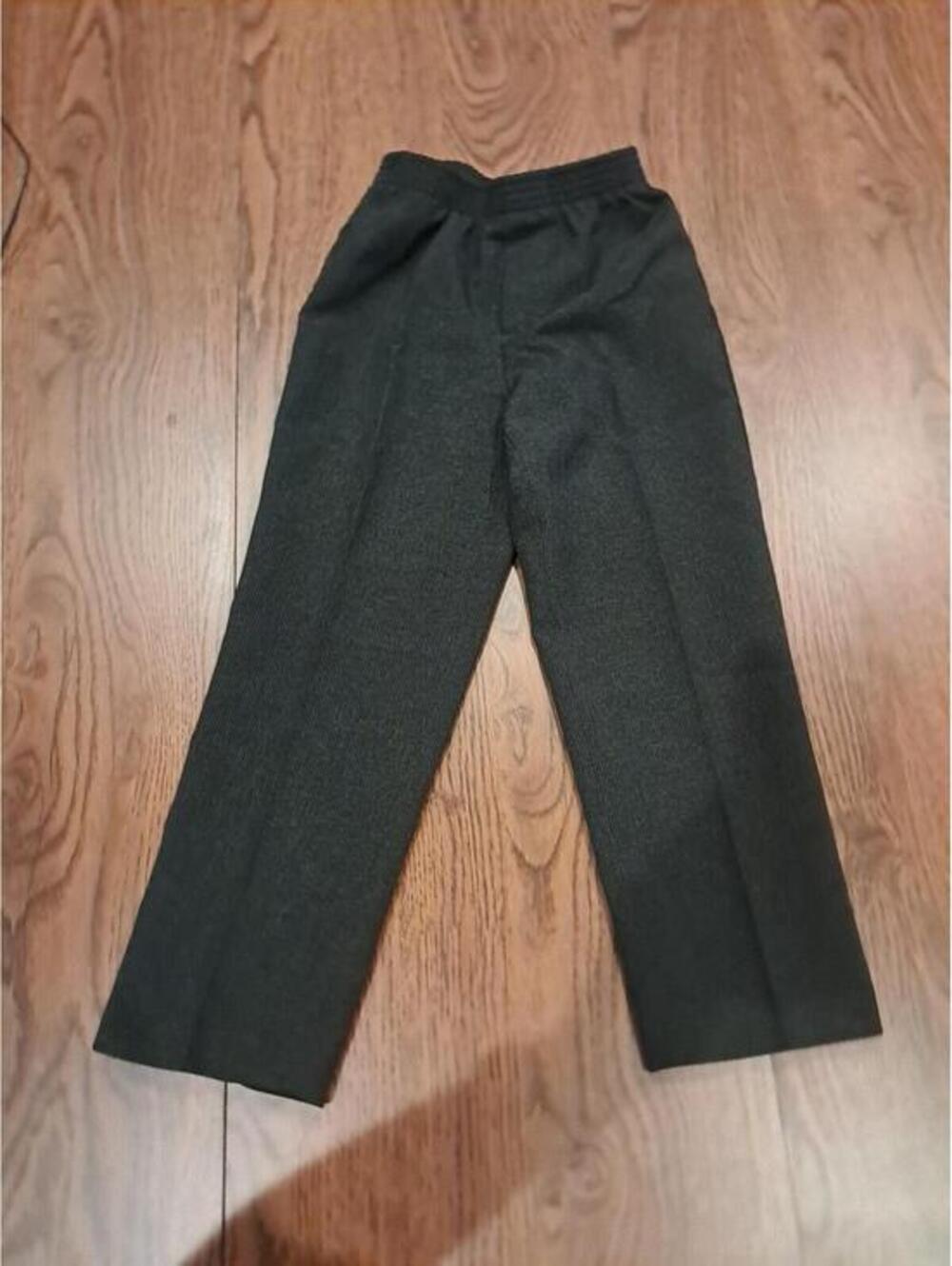 Van Heusen Boys' Black Suit Pants Size 5T. Casual Or Dress Wear.